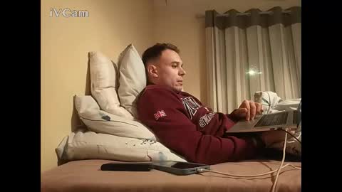 freddy_ardiente online show from November 2025 06:39:01 PM