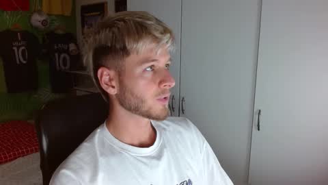 Snapshot of freddy_star chatting on September 2025 12:27:02 PM Frederick Perin online show from September 2025 12:27:02 PM