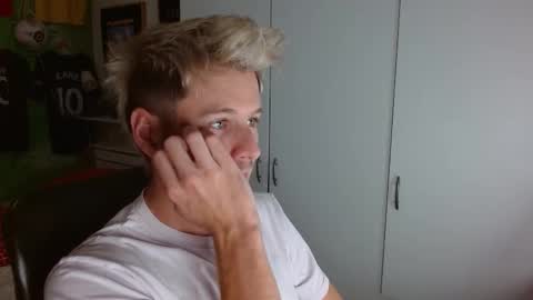 Snapshot of freddy_star chatting on September 2025 12:40:01 PM Frederick Perin online show from September 2025 12:40:01 PM