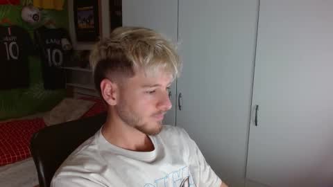 Snapshot of freddy_star chatting on September 2025 12:21:02 PM Frederick Perin online show from September 2025 12:21:02 PM