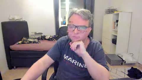 Snapshot of fredrik386959 chatting on February 2025 06:53:01 PM Fredrik online show from February 2025 06:53:01 PM