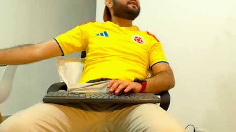 Snapshot of fredy_hunks chatting on June 2026 05:32:02 AM Fredy online show from June 2026 05:32:02 AM