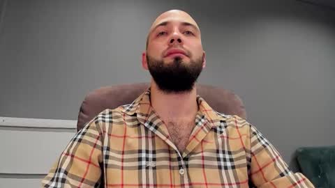 Andrew online show from October 2025 04:46:02 AM