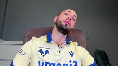 Snapshot of free_man___ chatting on November 2025 12:55:01 PM Andrew online show from November 2025 12:55:01 PM