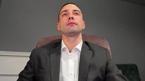 Snapshot of free_man___ chatting on December 2025 08:36:02 PM Andrew online show from December 2025 08:36:02 PM