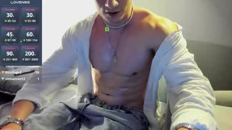 Snapshot of fresh_b1ood chatting on November 2025 07:46:02 PM Alex or Andrzej online show from November 2025 07:46:02 PM