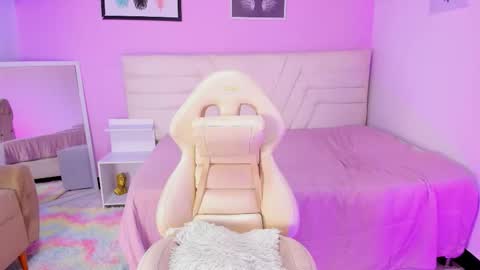 fresitalove01 online show from October 2025 02:50:01 PM