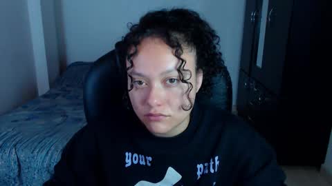 Snapshot of freud_x_louise1 chatting on November 2025 12:04:01 PM Louise online show from November 2025 12:04:01 PM