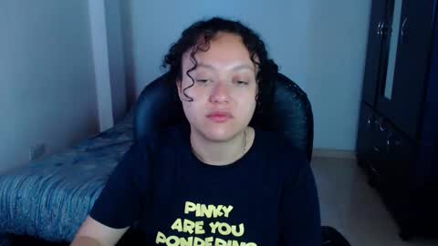 Snapshot of freud_x_louise1 chatting on November 2025 12:05:02 PM Louise online show from November 2025 12:05:02 PM