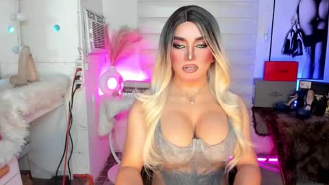 Snapshot of freya_lovestocum chatting on September 2025 02:22:01 AM Miss Frea online show from September 2025 02:22:01 AM