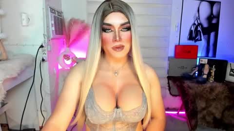 Snapshot of freya_lovestocum chatting on September 2025 02:03:02 AM Miss Frea online show from September 2025 02:03:02 AM