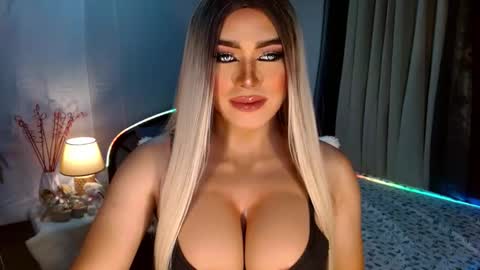 Snapshot of freya_lovestocum chatting on October 2025 10:21:01 PM Miss Frea online show from October 2025 10:21:01 PM