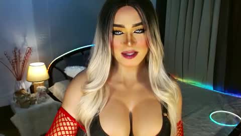 Snapshot of freya_lovestocum chatting on December 2025 07:42:02 PM Miss Frea online show from December 2025 07:42:02 PM