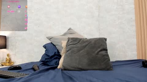 Snapshot of freyaa25 chatting on February 2025 12:43:01 AM FREYA online show from February 2025 12:43:01 AM