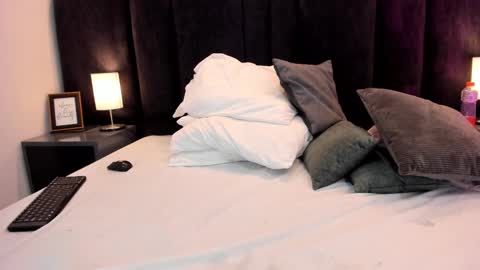 Snapshot of freyaa25 chatting on October 2025 09:19:02 AM FREYA online show from October 2025 09:19:02 AM