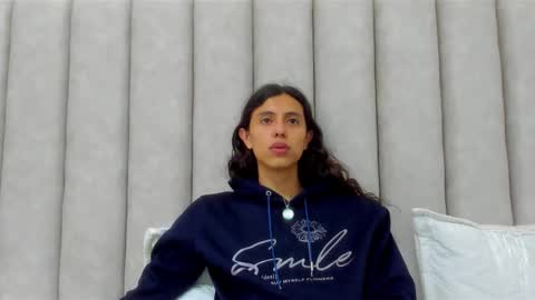 FREYA online show from November 2025 07:06:01 PM