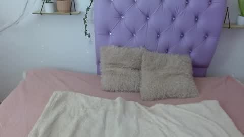 Freyja online show from September 2025 04:30:01 PM