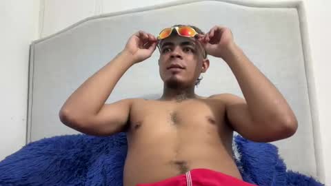 freyva_ online show from October 2025 11:41:02 AM