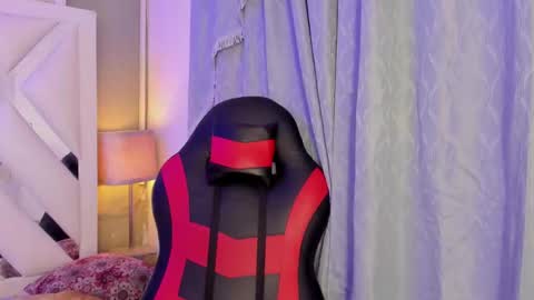 Frezzita online show from December 2025 07:51:01 PM