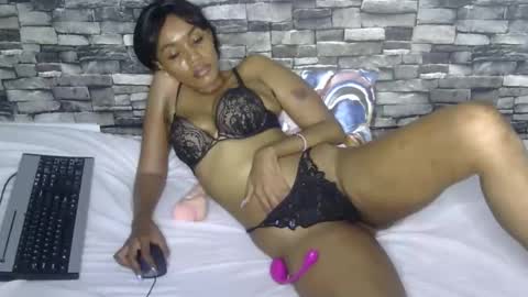 Snapshot of frianebony chatting on November 2025 01:27:01 AM Frian online show from November 2025 01:27:01 AM