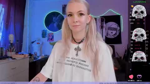 Frida A boost to fortune for the one who gives a thumbs up and a bonus lucky for those who support me by joining the fanclub online show from September 2025 11:58:01 AM