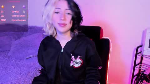 frida_lassi_ online show from October 2025 11:06:01 AM