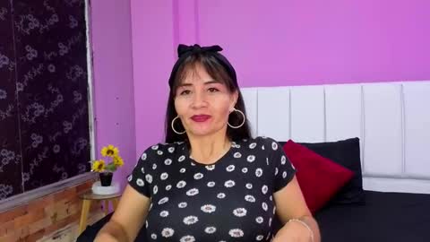 Snapshot of frida_naughtymilf chatting on November 2025 05:12:01 PM Frida online show from November 2025 05:12:01 PM