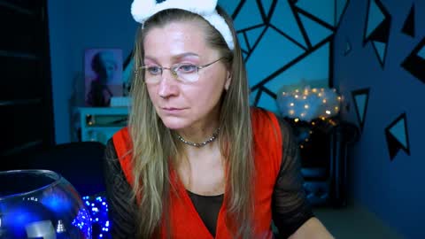 Frida Tander online show from December 2024 03:20:02 PM