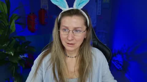 Frida Tander online show from December 2024 12:09:02 PM