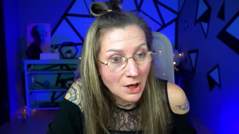 Frida Tander online show from February 2025 01:01:01 PM