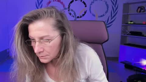 Frida Tander online show from February 2025 09:04:01 AM