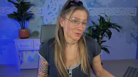 Frida Tander online show from February 2025 03:25:02 PM