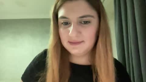 Snapshot of friday_nightt_ chatting on September 2025 04:33:02 PM friday_nightt_ online show from September 2025 04:33:02 PM