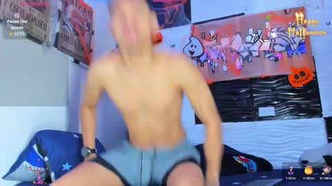 Snapshot of friendsofeverything_ chatting on October 2025 03:02:02 PM Adam y pitter online show from October 2025 03:02:02 PM