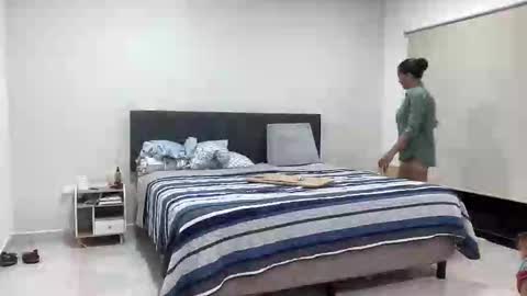 FRIZZY HOTTIE online show from February 2026 01:37:01 AM