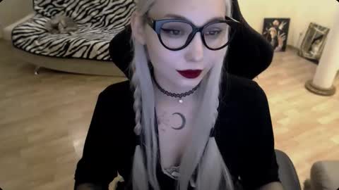 Lilith online show from November 2025 12:15:02 PM