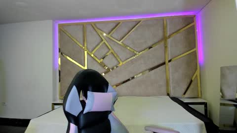 Frreya  online show from November 2025 02:41:01 PM