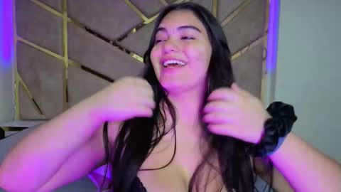 Frreya  online show from November 2025 03:07:01 AM