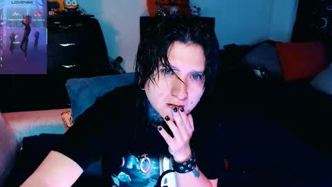 Snapshot of ftmblueyes chatting on October 2025 10:36:01 AM HEHIM online show from October 2025 10:36:01 AM