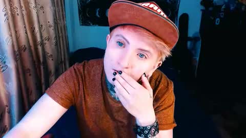 Snapshot of ftmblueyes chatting on October 2025 09:43:01 AM HEHIM online show from October 2025 09:43:01 AM