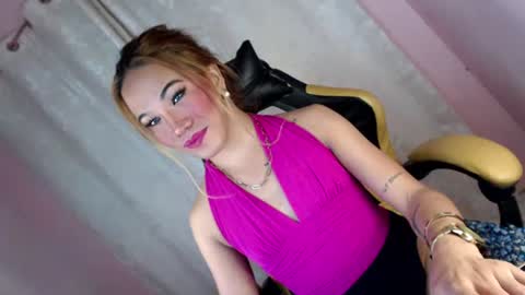 Snapshot of fuckerjenny8 chatting on December 2024 10:27:02 AM sweetyJENNY online show from December 2024 10:27:02 AM