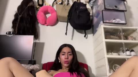 Snapshot of fuckgirl4you chatting on February 2025 01:58:02 AM khalifa online show from February 2025 01:58:02 AM