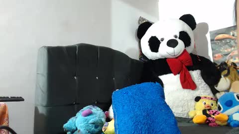 Mia and Gary  online show from December 2024 08:05:01 AM
