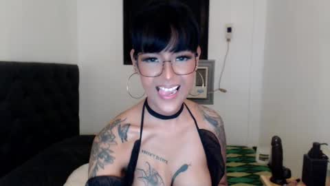 Snapshot of fuckingprincessanna chatting on January 2026 12:32:02 PM Princess Anna online show from January 2026 12:32:02 PM