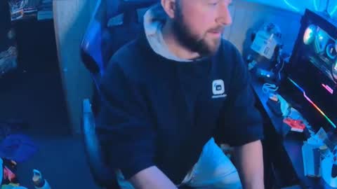 fufupop online show from October 2025 09:37:01 PM