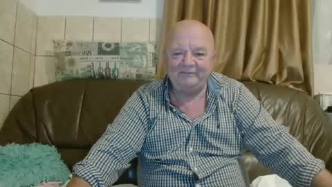 fullballs6 online show from October 2025 01:57:01 AM