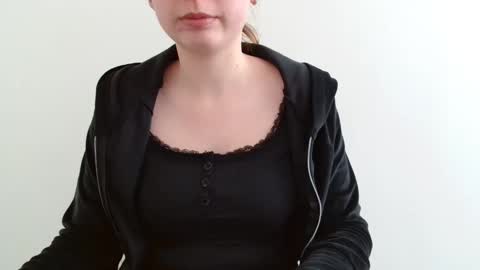 Emma online show from April 2026 12:29:02 PM