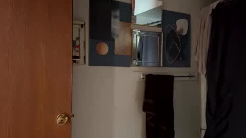 Linnys Palace online show from November 2025 05:23:01 PM