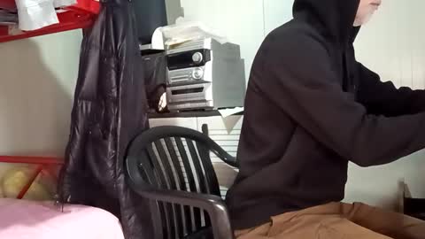 Italian men online show from May 2026 06:40:01 AM
