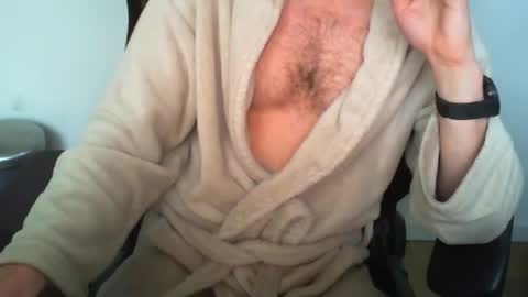 Snapshot of funnyeucouple chatting on May 2026 01:30:02 PM YWhiteNiceMan online show from May 2026 01:30:02 PM